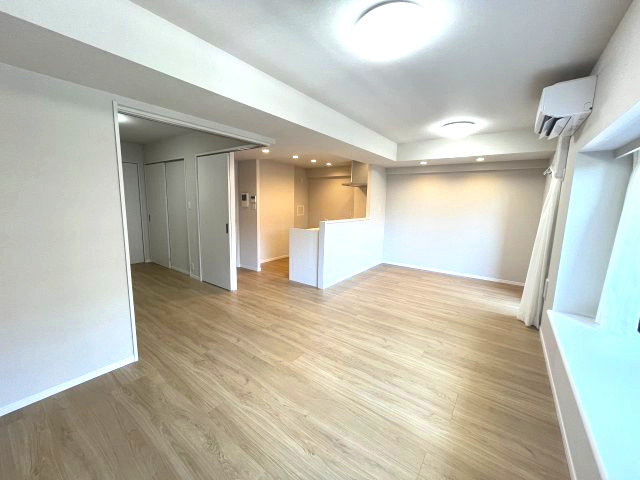 フルリノベーションマンション「ダイアパレス新所沢けやき台」の居間・リビング|ゆったり過ごせる居間です