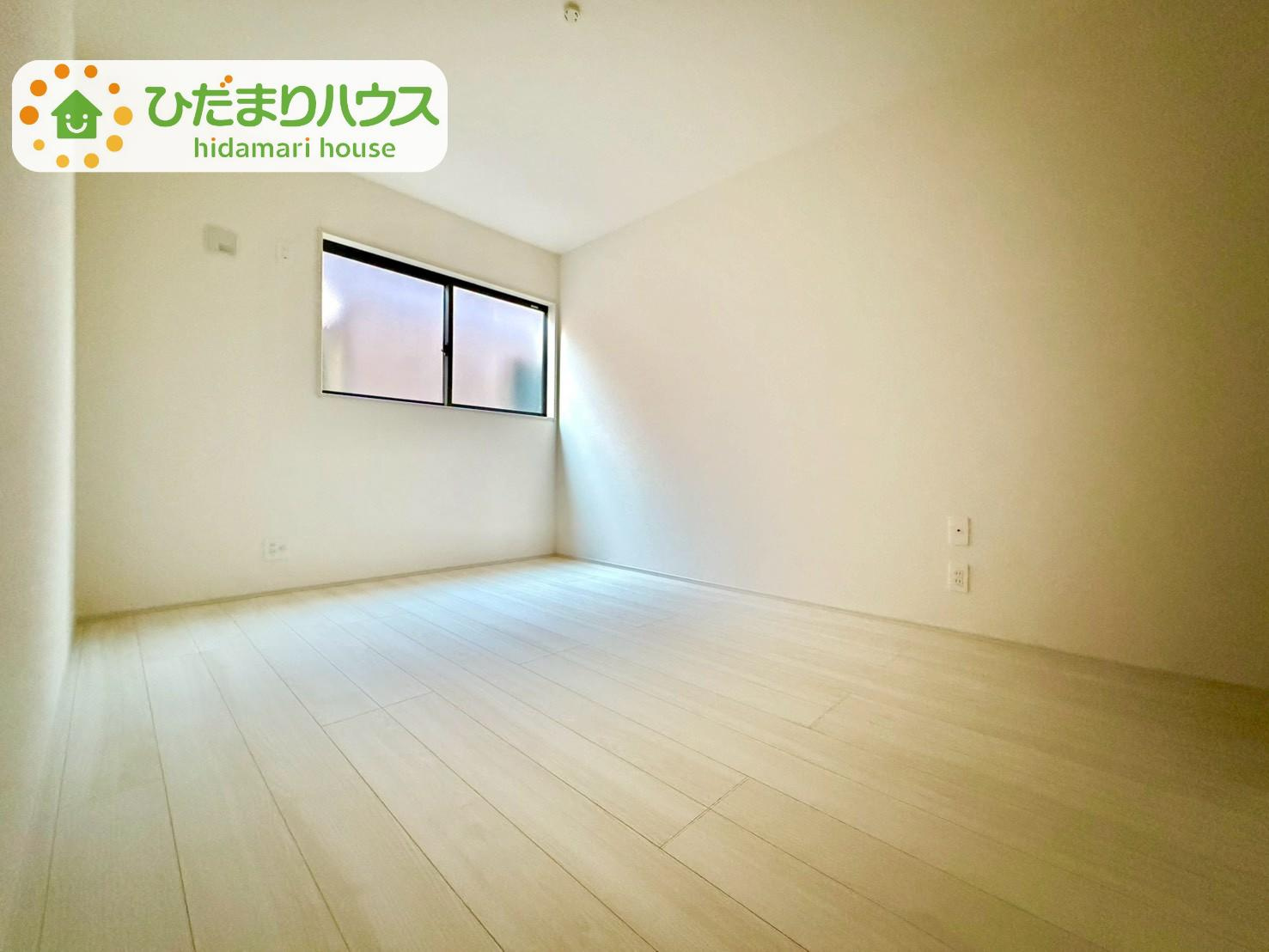 野田市中野台4期　新築戸建　4号棟の洋室|木の温もりがやさしいフローリング	♪