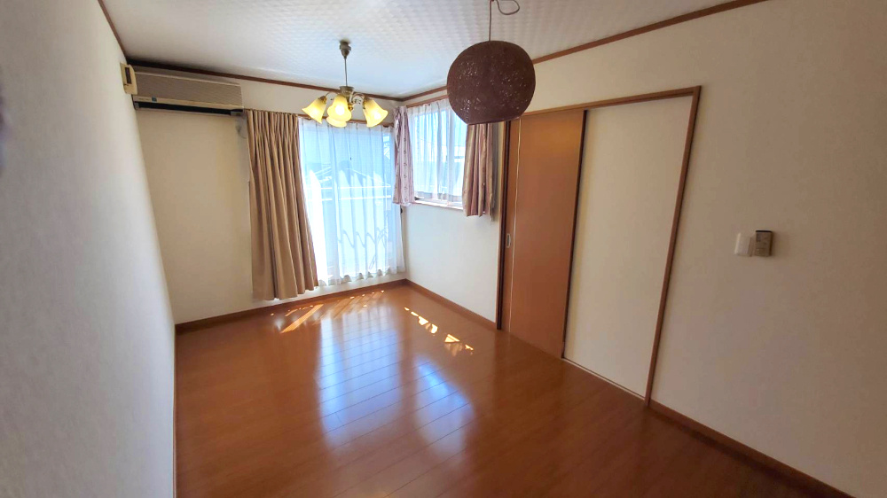 熊谷市拾六間　中古戸建　既存住宅状況調査報告書　有（インスペクション）の洋室