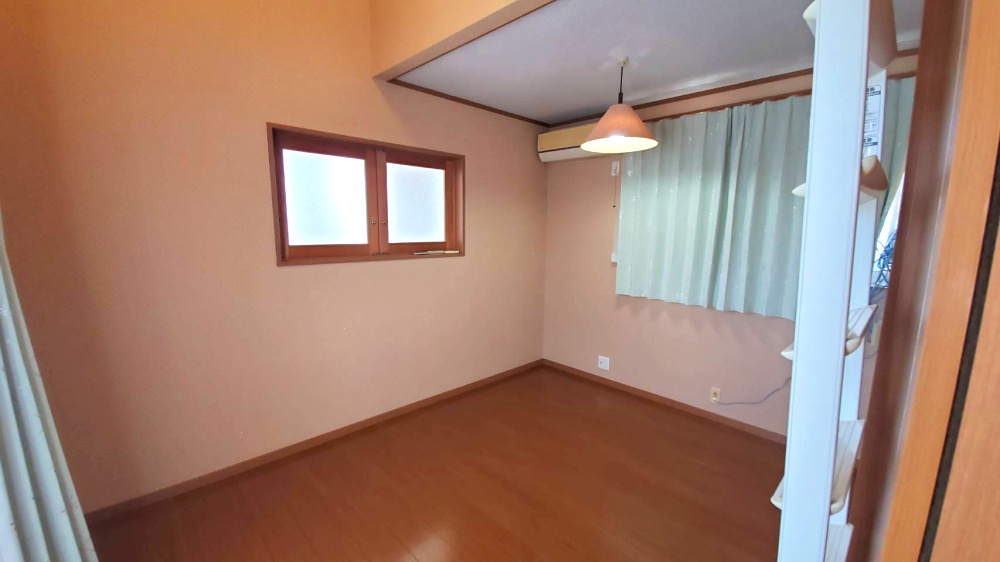 熊谷市拾六間　中古戸建　既存住宅状況調査報告書　有（インスペクション）の洋室