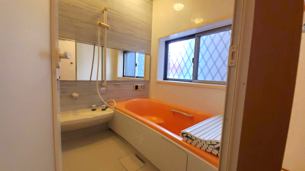 熊谷市拾六間　中古戸建　既存住宅状況調査報告書　有（インスペクション）の浴室