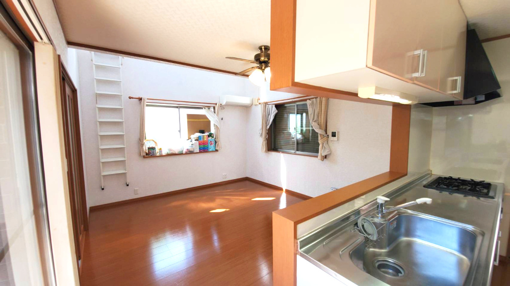 熊谷市拾六間　中古戸建　既存住宅状況調査報告書　有（インスペクション）の居間・リビング