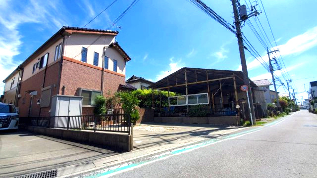 熊谷市拾六間　中古戸建　既存住宅状況調査報告書　有（インスペクション）の前面道路含む現地写真