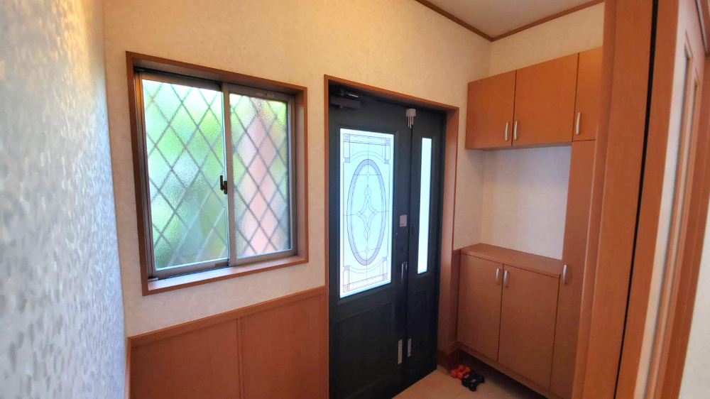 熊谷市拾六間　中古戸建　既存住宅状況調査報告書　有（インスペクション）の玄関