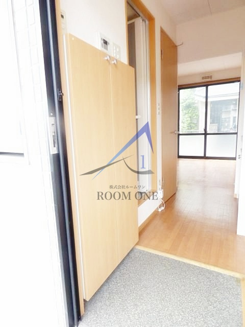 ドエル・ウッズの玄関|玄関です。