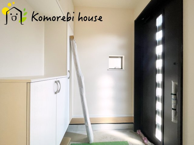 第17上尾上　新築一戸建て　Eの玄関|玄関から快適な生活が始まる。収納・導線・使い勝手に配慮された、家族に優しい設計です。