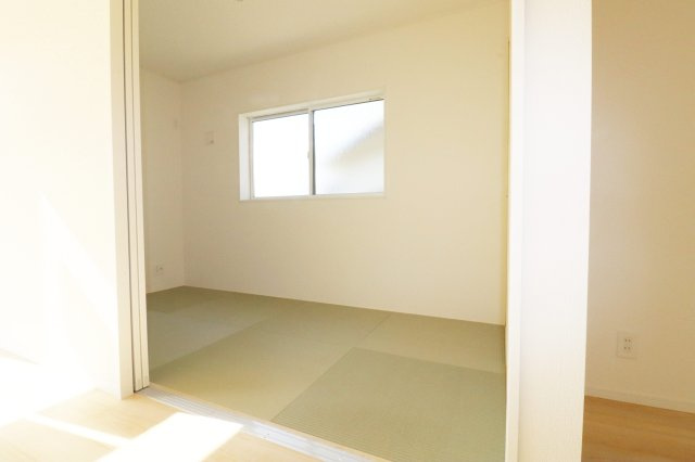 郡山市御前南５丁目　　　1号棟　　朝日が丘小学校、郡山第７中学区の和室