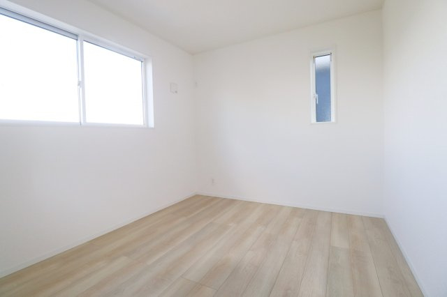 郡山市御前南５丁目　　　1号棟　　朝日が丘小学校、郡山第７中学区の洋室