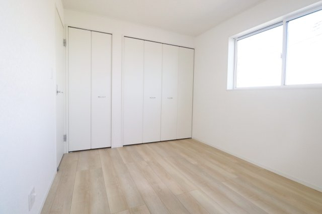 郡山市御前南５丁目　　　1号棟　　朝日が丘小学校、郡山第７中学区の洋室