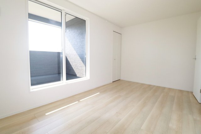 郡山市御前南５丁目　　　1号棟　　朝日が丘小学校、郡山第７中学区の洋室