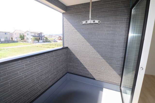 郡山市御前南５丁目　　　1号棟　　朝日が丘小学校、郡山第７中学区のバルコニー