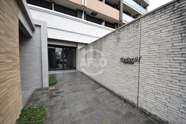 レジュールアッシュウエストレジスのエントランス|レジュールアッシュウエストレジス　エントランス