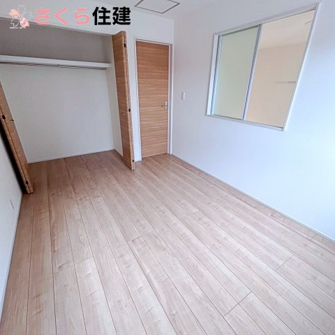 宇都宮市大寛1丁目1号棟の洋室|居室には収納あり