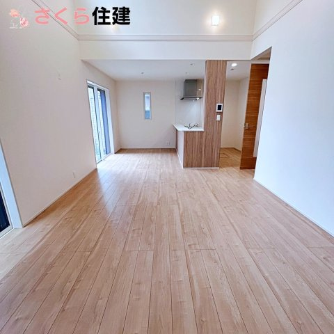 宇都宮市大寛1丁目1号棟の居間・リビング|18帖の広いリビング