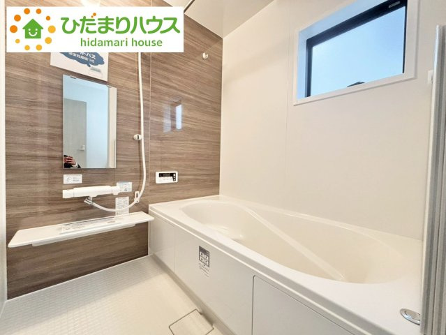 野田市中野台4期　新築戸建　5号棟の浴室|今日も１日お疲れでした。広いお風呂で疲れを癒してください、、、♡							
