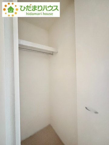 野田市中野台4期　新築戸建　5号棟の収納|ハンガーパイプ付でお洋服の出し入れもラクラクです！						
