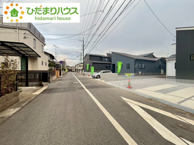 野田市中野台4期　新築戸建　5号棟の前面道路含む現地写真|前面道路幅6ｍ☆車の出入りもラクラクできちゃいます(^^♪						
