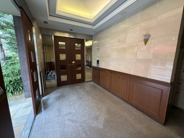 ルネフェリアス堺鳳のエントランス