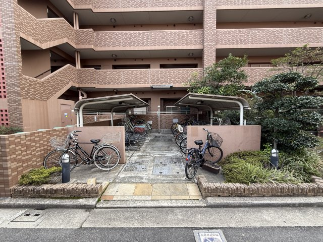 ルネフェリアス堺鳳の駐輪場