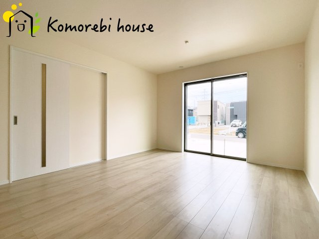 第17上尾上　新築一戸建て　Fの居間・リビング|居間です