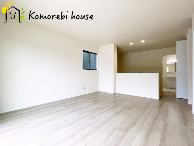 第17上尾上　新築一戸建て　Fの居間・リビング|ゆったり過ごせるリビングです