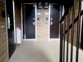 【ロビー】 | デンテ・ディ・レオーネ