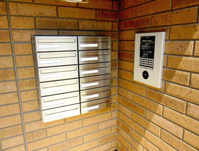 【エントランス】 | デンテ・ディ・レオーネ