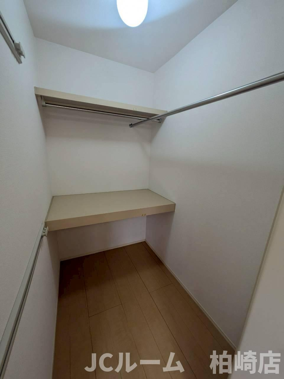 柏崎市比角１丁目のアパートの収納
