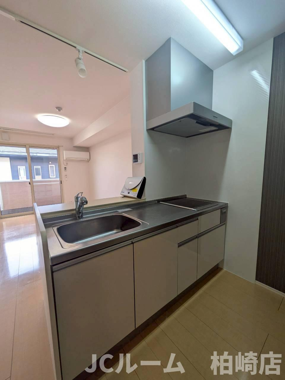 柏崎市比角１丁目のアパートのキッチン