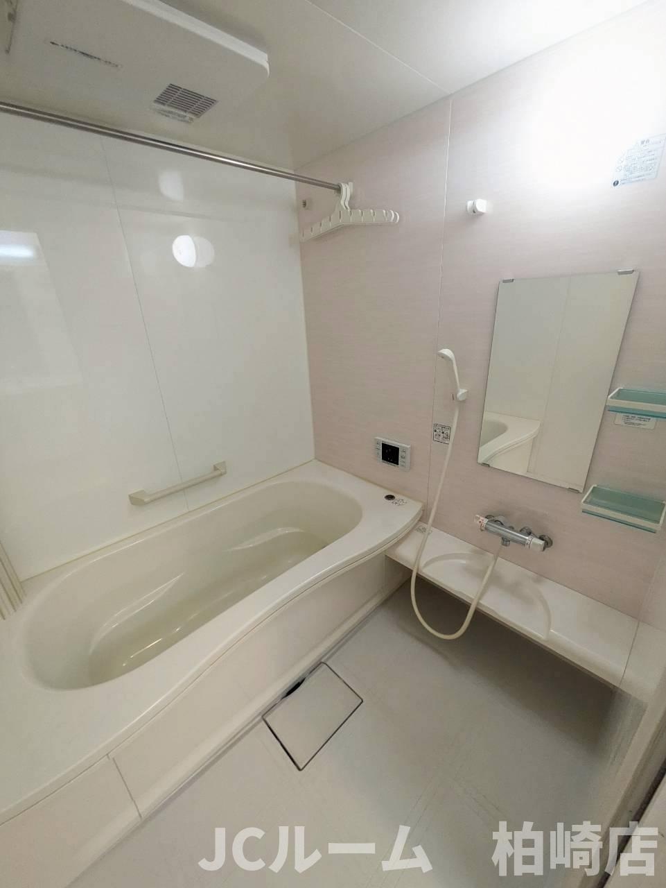 柏崎市比角１丁目のアパートの浴室