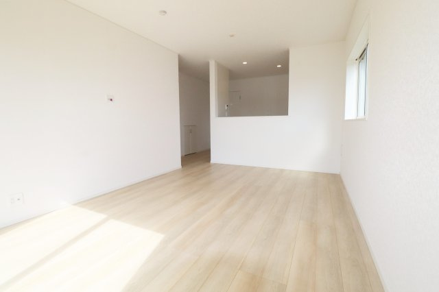 郡山市御前南５丁目　　　２号棟　　朝日が丘小学校、郡山第７中学区の居間・リビング