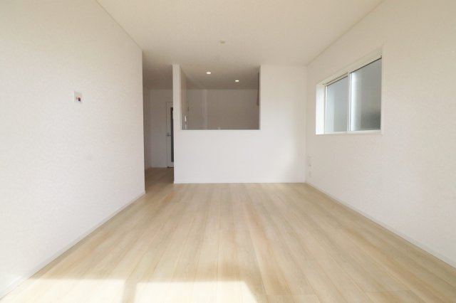 郡山市御前南５丁目　　　２号棟　　朝日が丘小学校、郡山第７中学区の居間・リビング