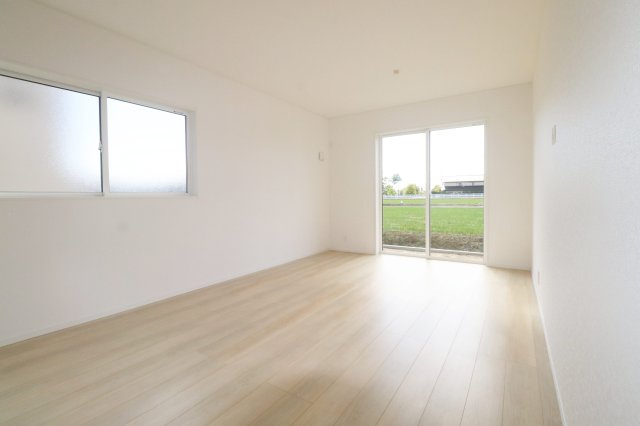 郡山市御前南５丁目　　　２号棟　　朝日が丘小学校、郡山第７中学区の居間・リビング