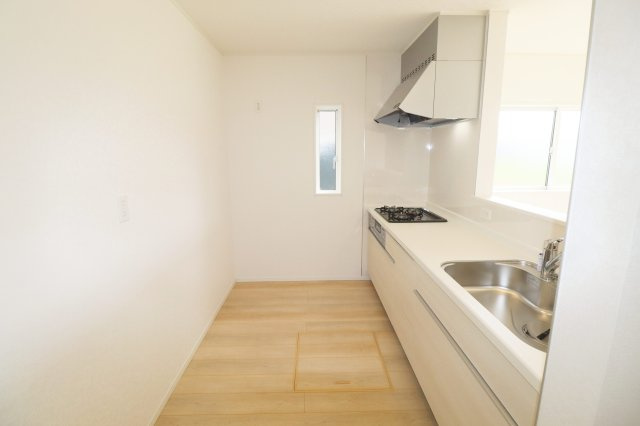 郡山市御前南５丁目　　　２号棟　　朝日が丘小学校、郡山第７中学区のキッチン