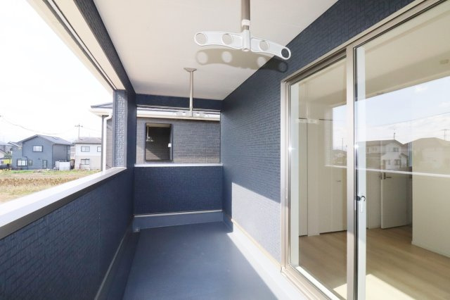 郡山市御前南５丁目　　　２号棟　　朝日が丘小学校、郡山第７中学区のバルコニー