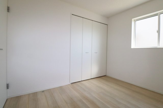 郡山市御前南５丁目　　　２号棟　　朝日が丘小学校、郡山第７中学区の洋室