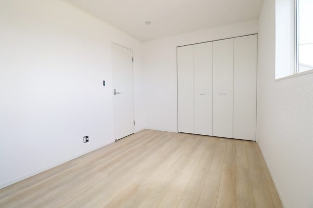 郡山市御前南５丁目　　　２号棟　　朝日が丘小学校、郡山第７中学区の洋室