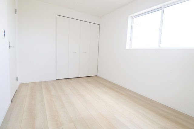 郡山市御前南５丁目　　　２号棟　　朝日が丘小学校、郡山第７中学区の洋室