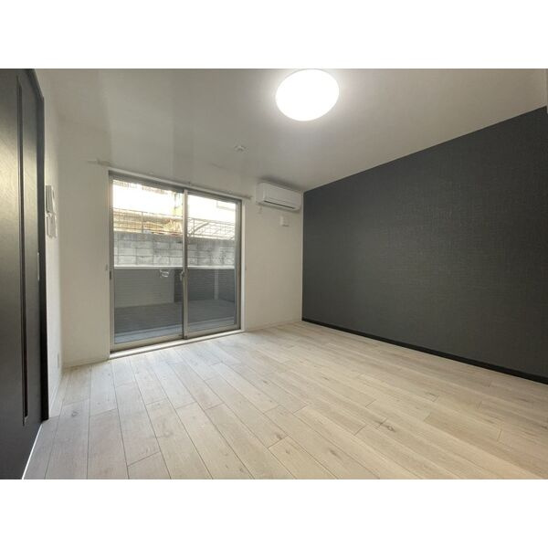 ジーメゾン塩屋の居間・リビング