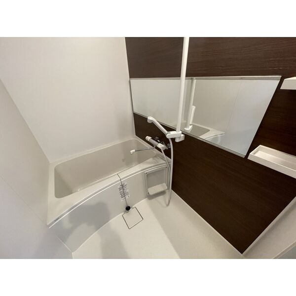 ジーメゾン塩屋の浴室