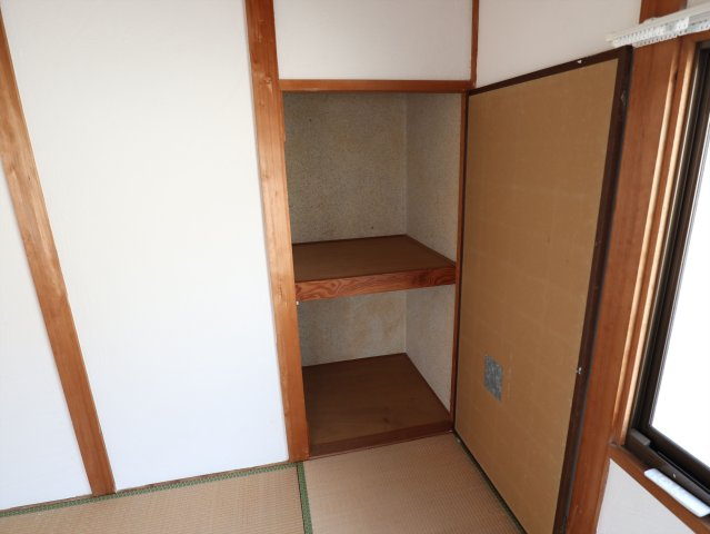 コンフォート竹原の収納|2階和室