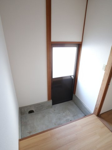 コンフォート竹原の玄関