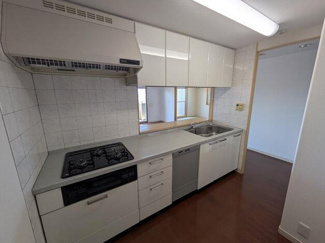 【キッチン】 | 甲府市朝日4丁目 平成14年築 サーパス朝日通り 11階南向 | 食洗器・ガスコンロ・水栓は2025年7月に新品交換済み