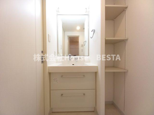 アルファレガロ神戸ウエストの独立洗面台