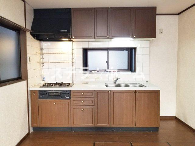 東淡路4 中古戸建のキッチン|お料理しやすいキッチンです