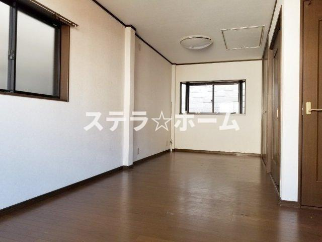 東淡路4 中古戸建の洋室|きれいな洋室です