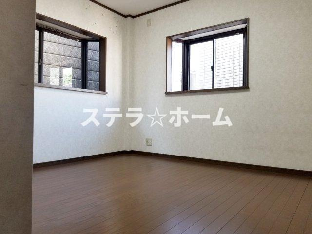 東淡路4 中古戸建の洋室|スタンダードな洋室です