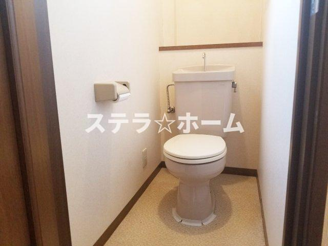 東淡路4 中古戸建のトイレ|コンパクトで使いやすいトイレです