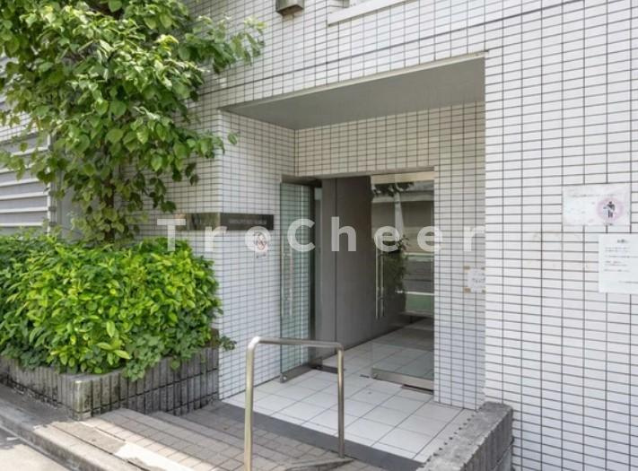 ブライズ新宿中井のエントランス