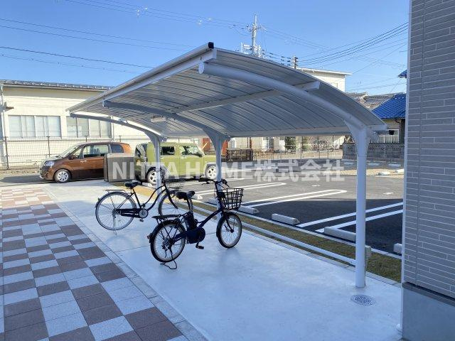 フレッサのその他共用部分|屋根付きの駐輪場は無料で使用可能です＊